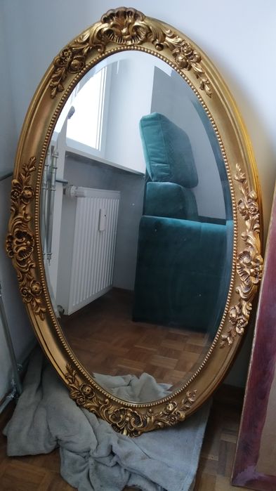 Duże lustro w pozłacanej drewnianej ramie