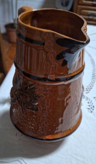 Caneca artesanal em barro