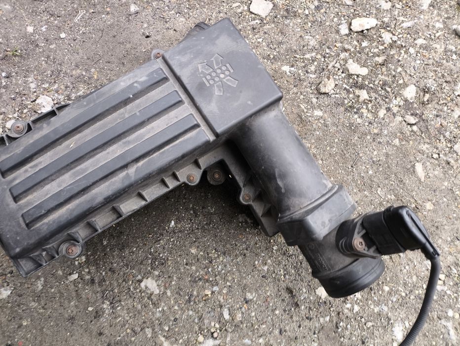 Obudowa filtra powietrza passat b6 volkswagen vw