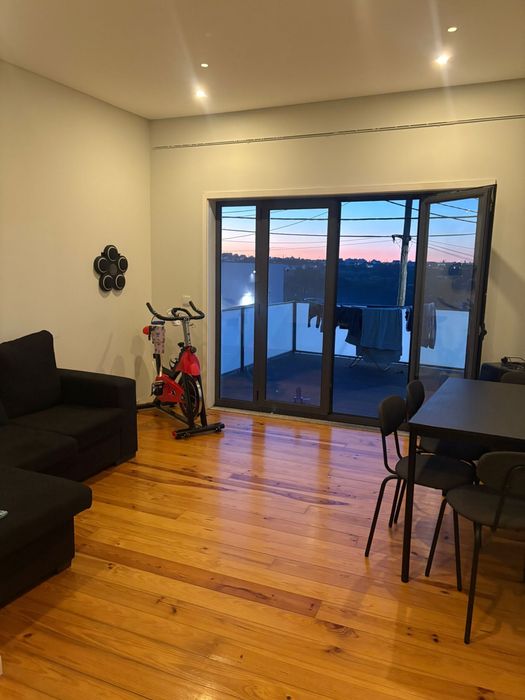 Arrenda-se quarto em avintes