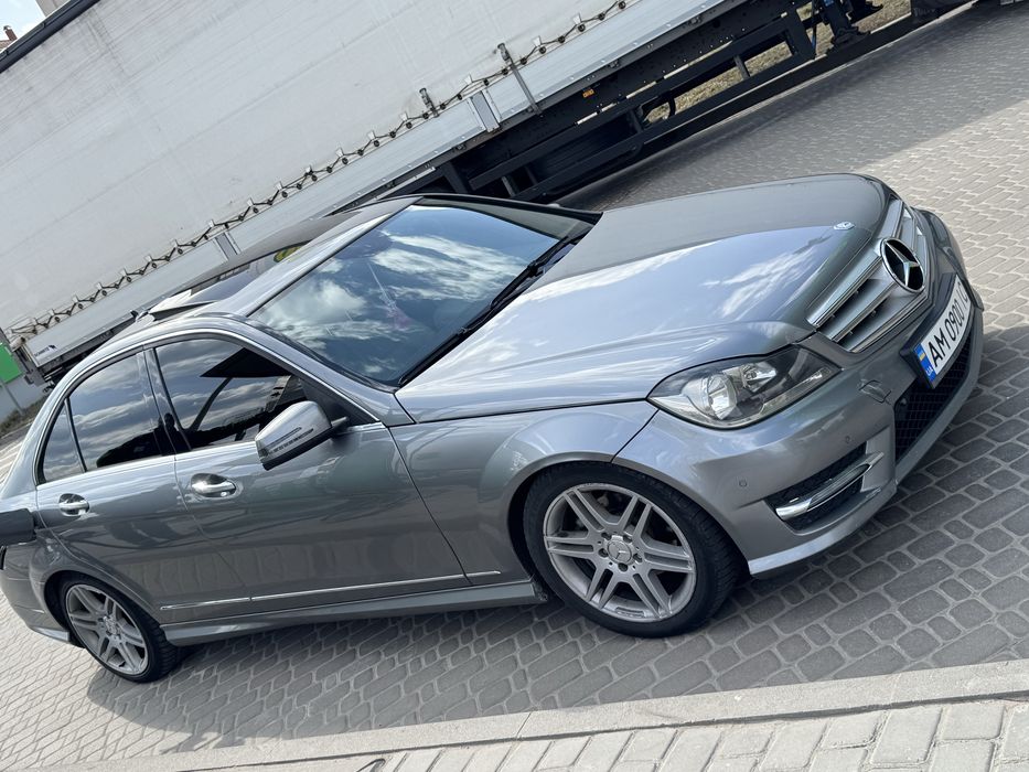 Продам мерседес w204 в дуже класному стані, всі деталі за телефоном!!!
