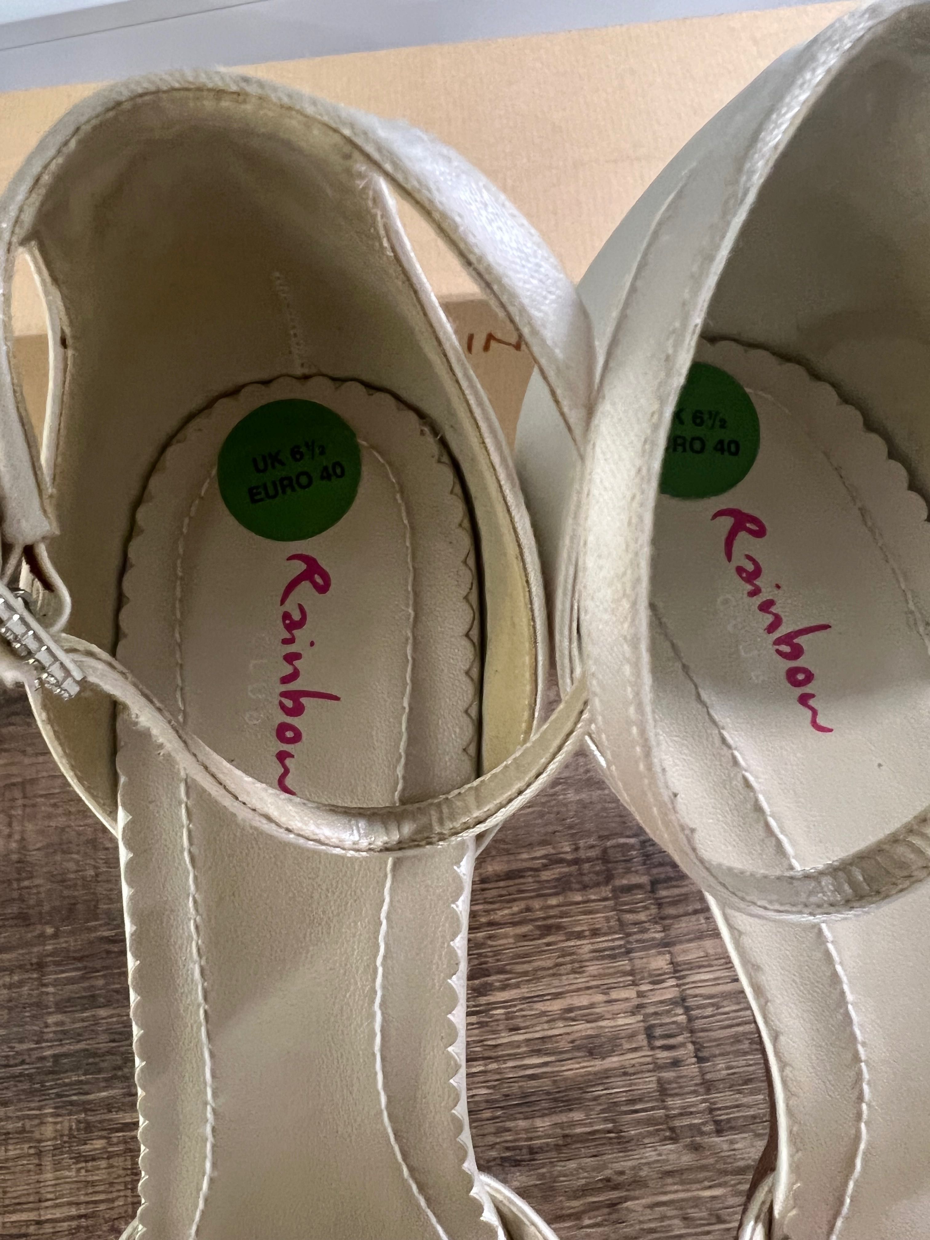 Atłasowe buty ślubne 40