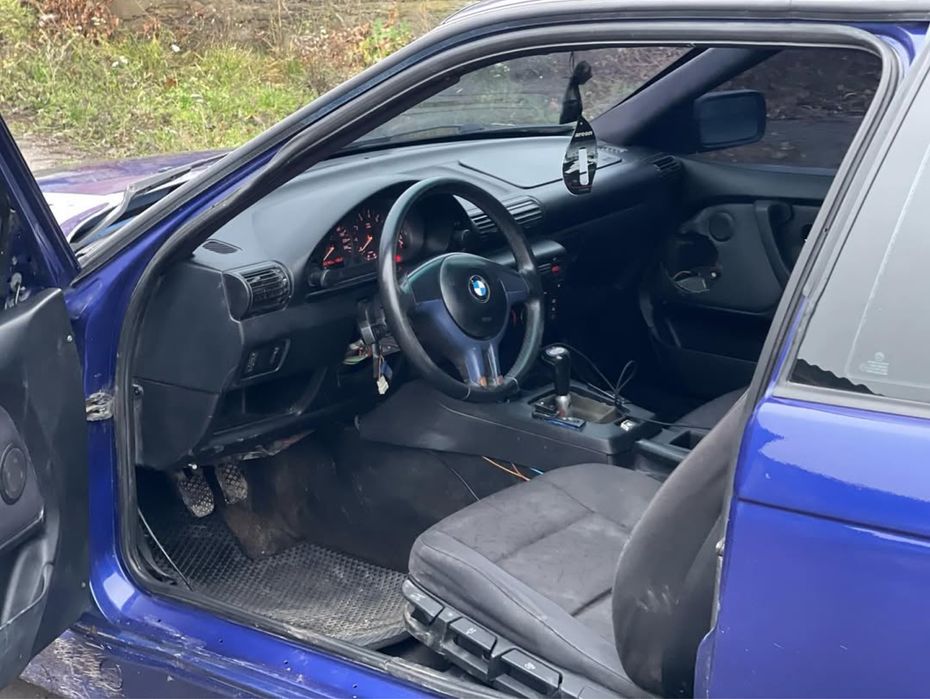 Е36 1.9 m44 compact