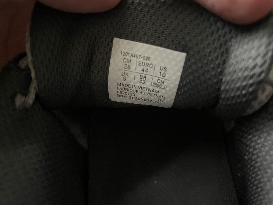 Сірі кросівки Asics gel 1130, light grey / 44, 28 см