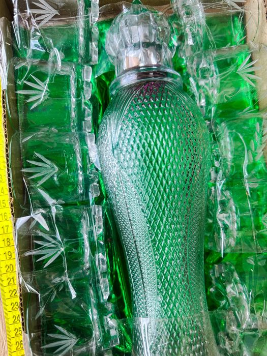 Набір кришталевий графін та 12 чарок. Новий, ні разу не вживаний.