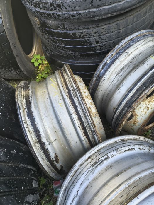 Диски вантажні  металеві 9.00*R22,5 10 отворів тягач