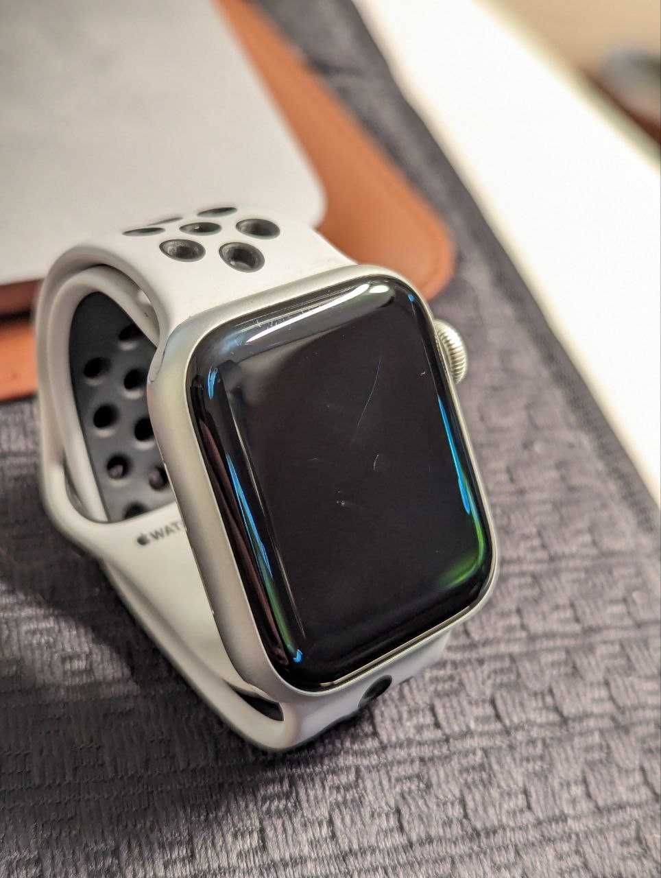 Годинник Apple Watch Series 5 40mm Nike Silver