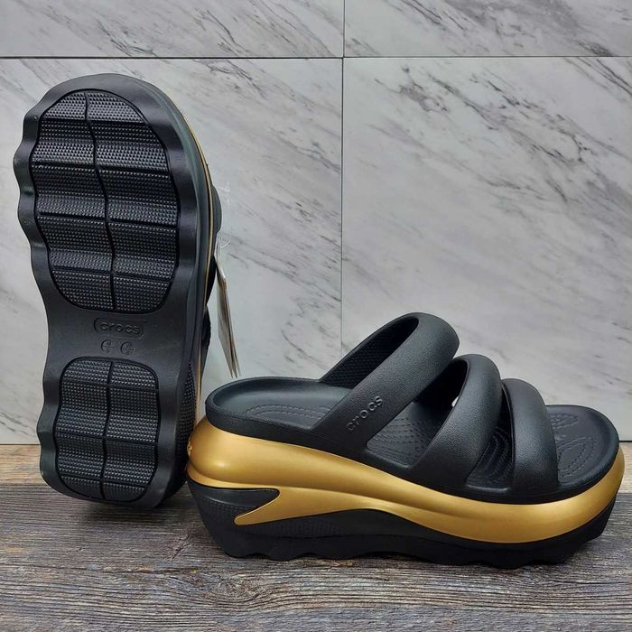 Сандалії Crocs Mega Crush Triple Strap, W8, W9