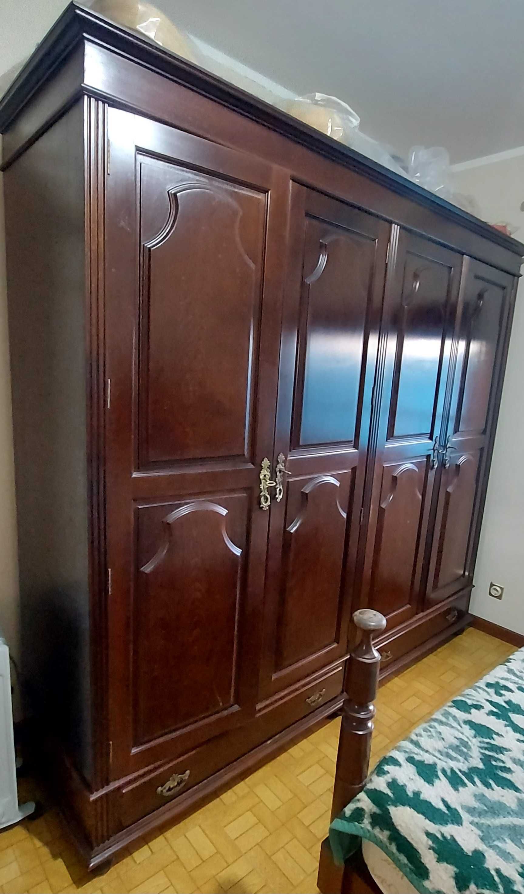 Mobília de Quarto com Roupeiro