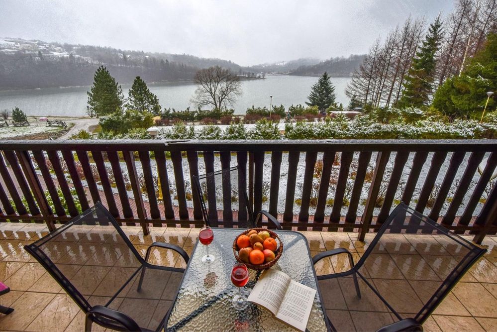 Apartamenty  Domki Pokoje Jacuzzi Bieszczady Nad Jeziorem Las w Górach