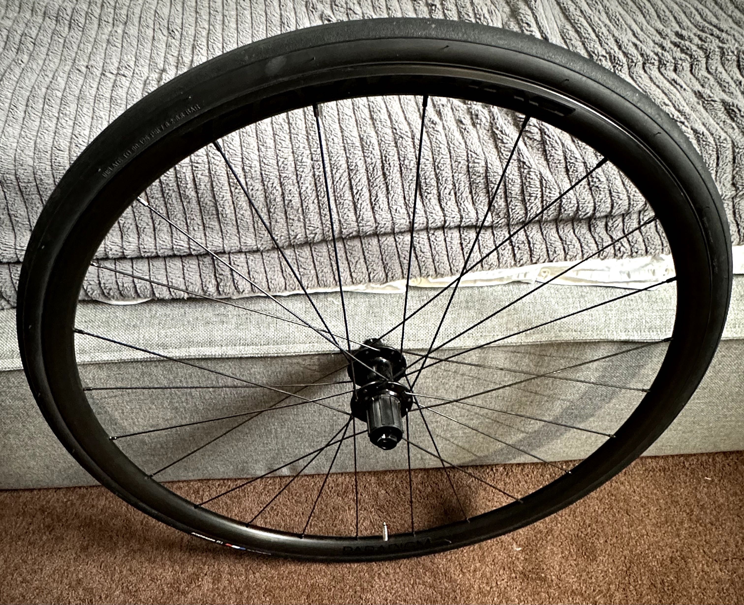 Koła szosowe Bontrager Paradigm SL + opony Bontrager R1