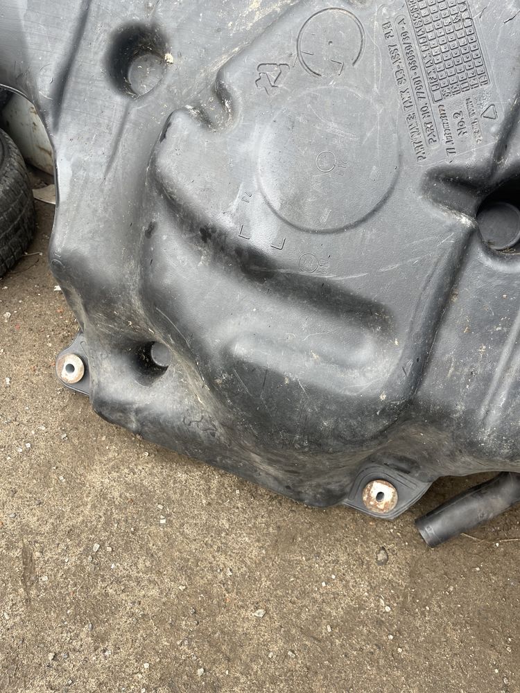 Топливный бак Паливний бак TOYOTA AVENSIS T27 2009-2018 77001-05050