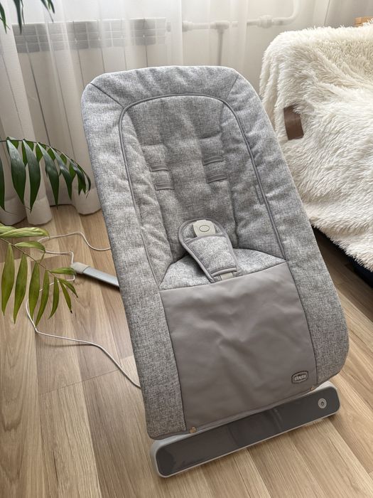 Шезлонг, крісло гойдалка Chicco Rhythm'n'Sound від 0+ до року