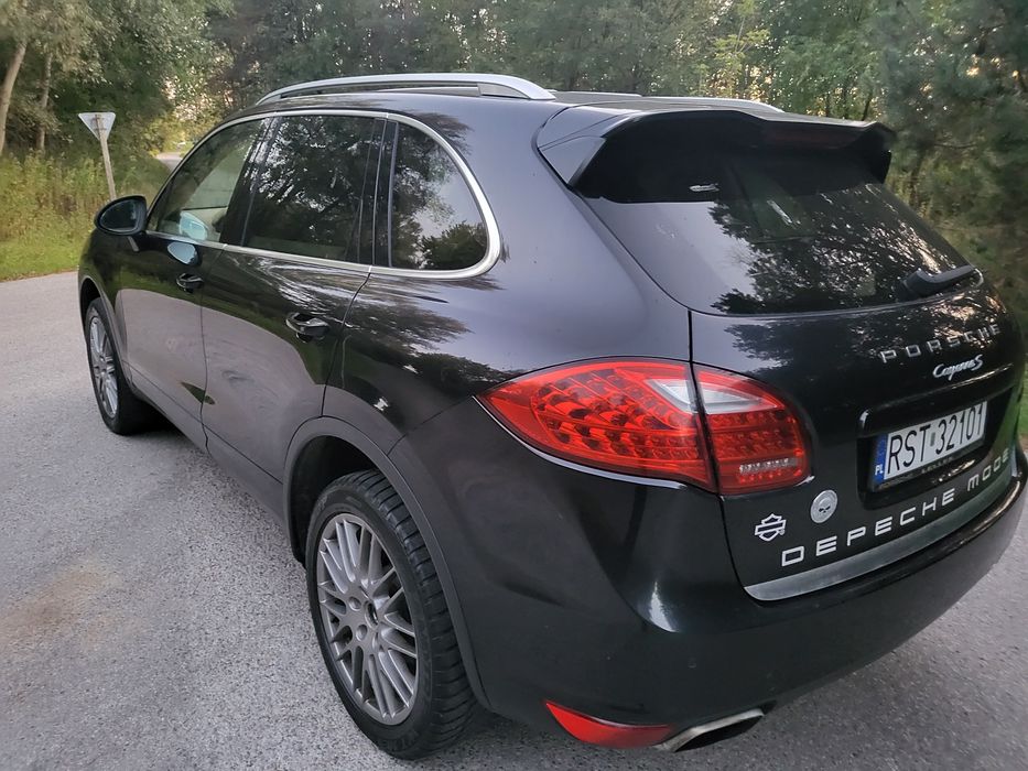 Zamianna autolawete albo busa Piękne porsche Cayenne 2010 wersja prem