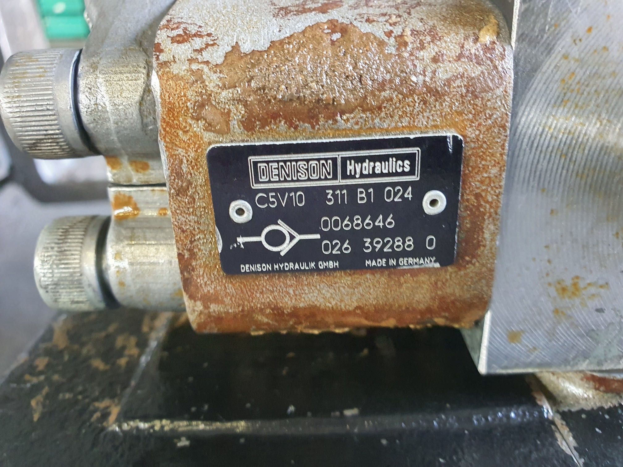 ładowarka hitachi LX 290 hydraulika komplet