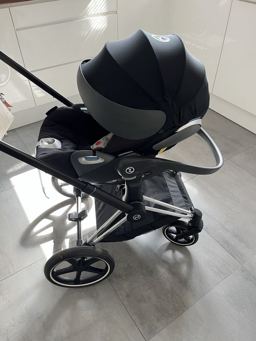Fotelik Cybex Cloud Z wraz z bazą obrotową oraz adapterami