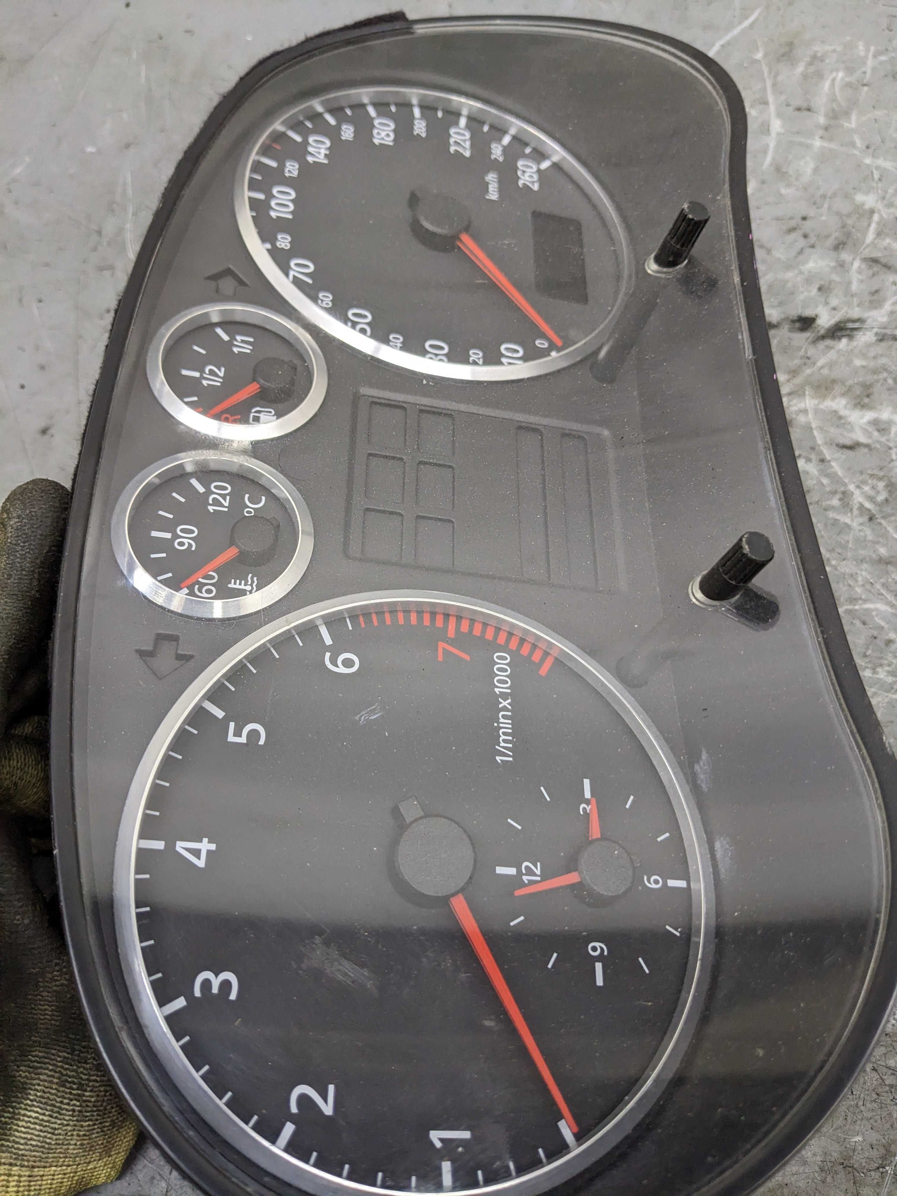 Audi A3 8L 1.6 1.8 Licznik Zegary Prędkościomierz