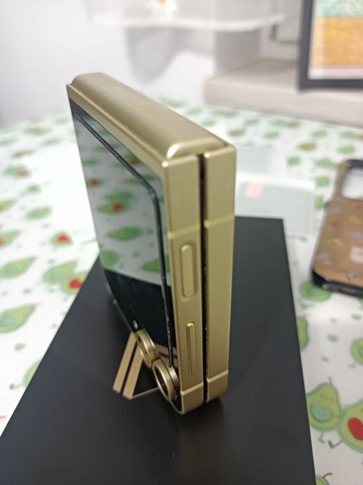 Samsung z flip 6 żółty