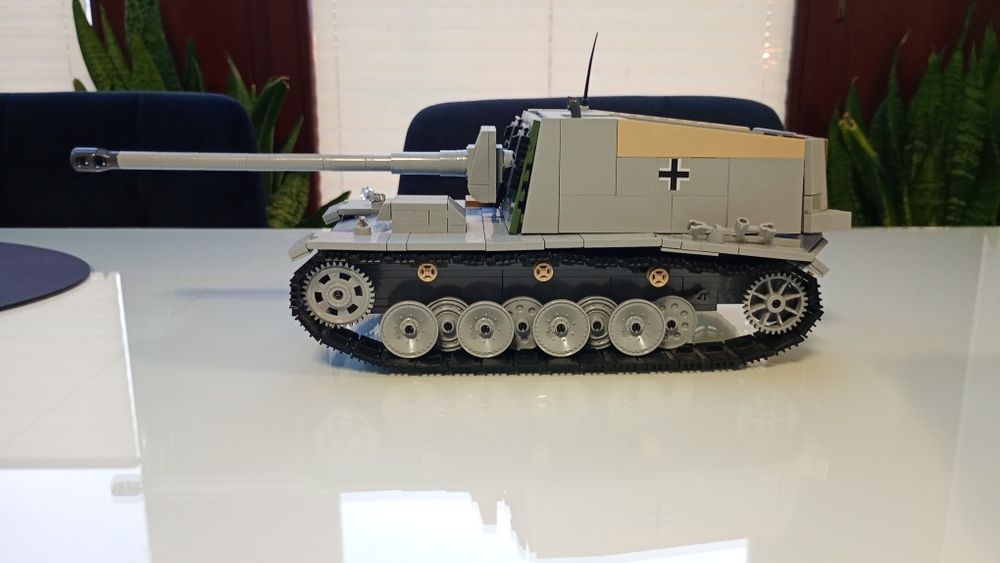 Cobi MOC niszczyciel czołgów Sturer Emil 1:28 z wnętrzem