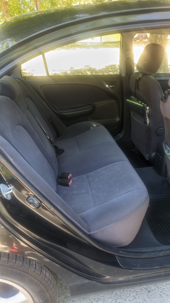 Toyota Avensis Preto