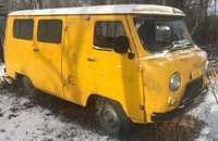 Автомобиль "УАЗ 452А" (буханка), 1980 год выпуска, желтый, 9 мест