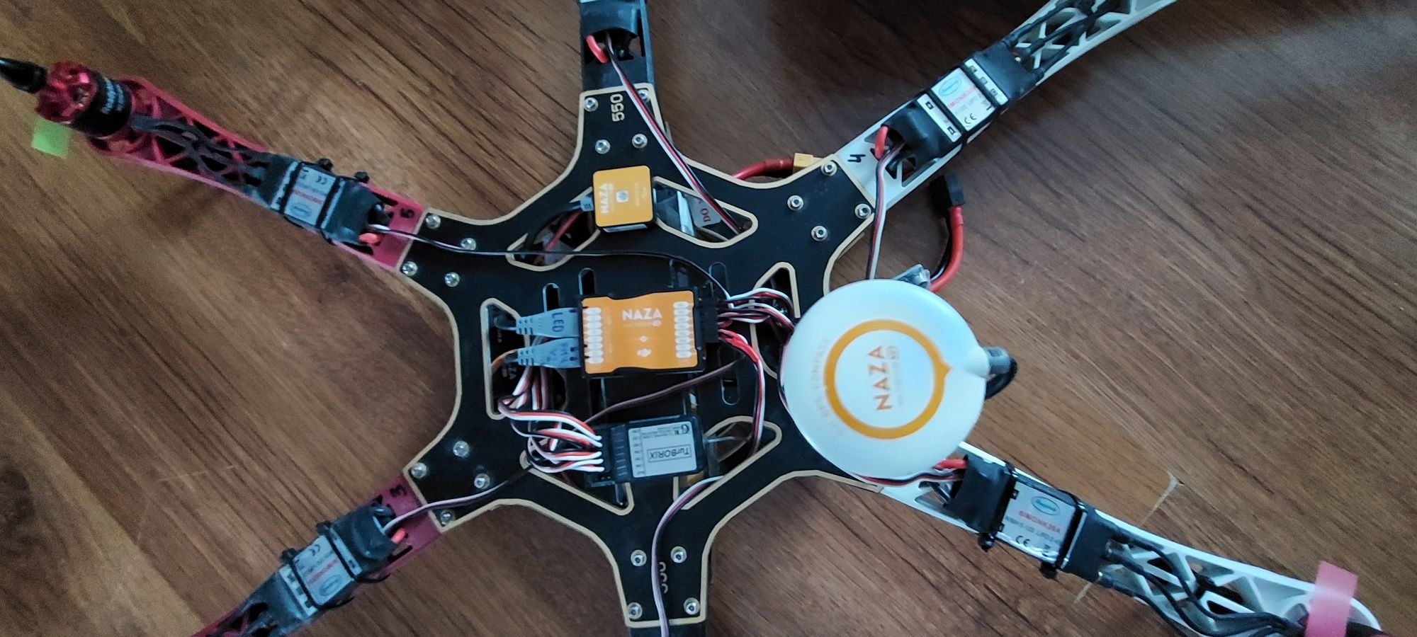 Dron hexacopter z DJI Naza V2