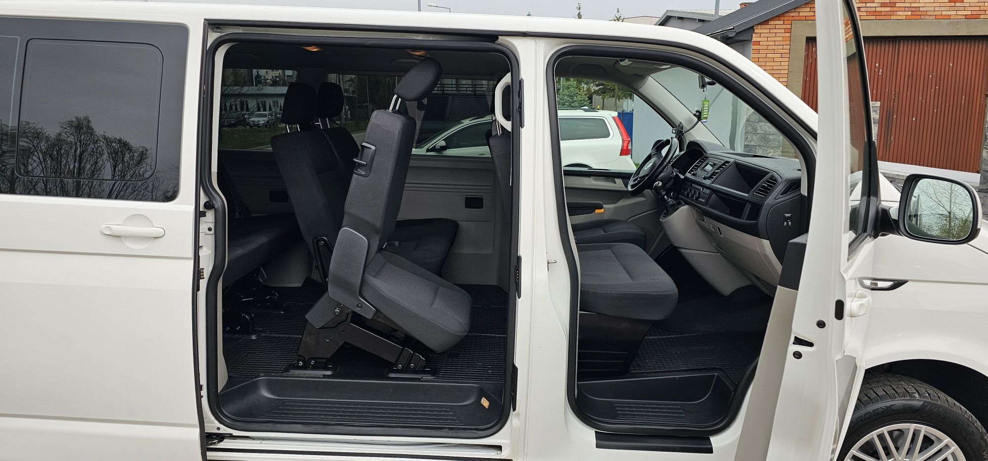 Vw caravella t6 rok 2016 silnik 2.0 diesel 9-miejsc ładna zamiana