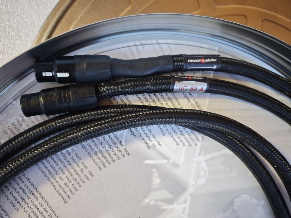 Audioplan MusiCable UIC 88B, Viablue NF-SI Silver Quatro XLR міжблочні