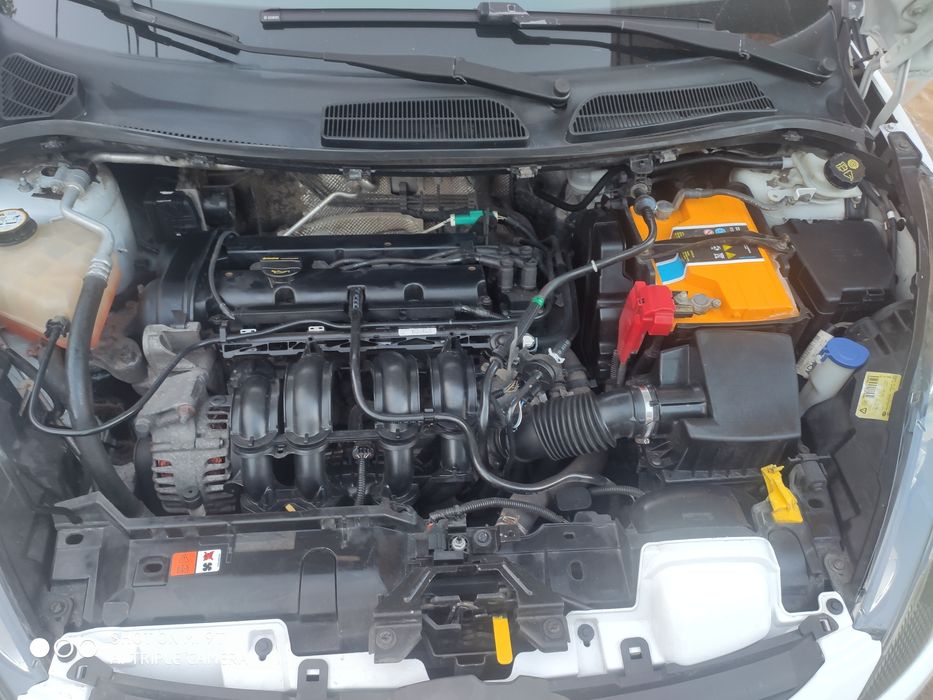 Продам автомобіль Ford fiesta 2010