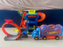 Hot Wheels myjnia, ciężarówka + pętla