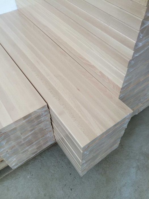 Дерев'яні сходинки з дубу та бука та ясеня від виробника