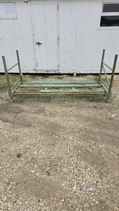 Paletes em Ferro (estantes)