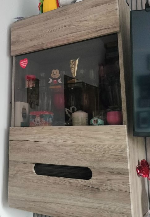 Sprzedam witryne i komodę  cena 300 do małej negocjacji