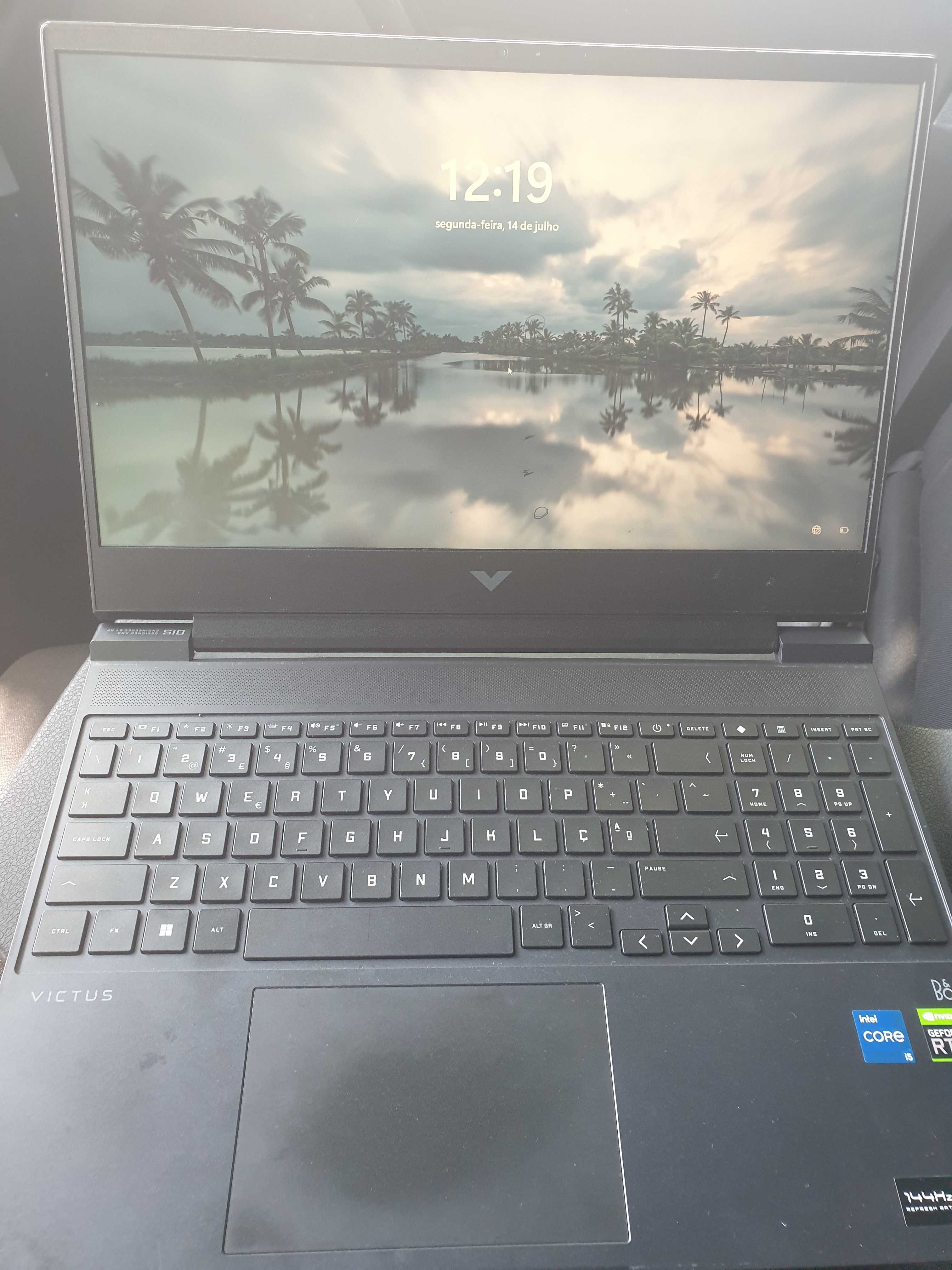 Vendo notebook HP Victus em excelente estado, ideal para jogos etc...