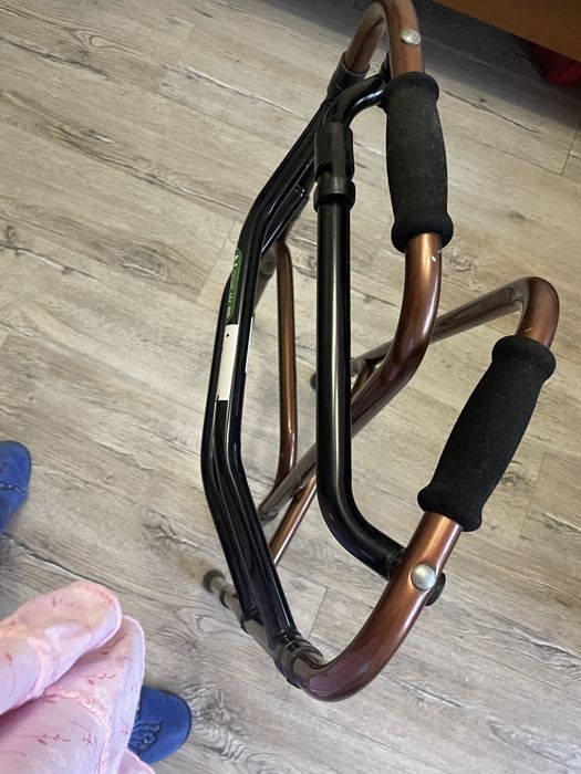 Ходуни крокуючі фіксовані для людей похилого віку