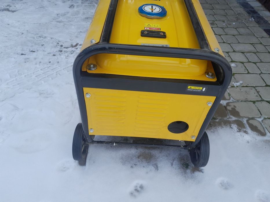 Agregat prądotwórczy 7.2/ 3.8 kW OKAZJA 230/ 400V