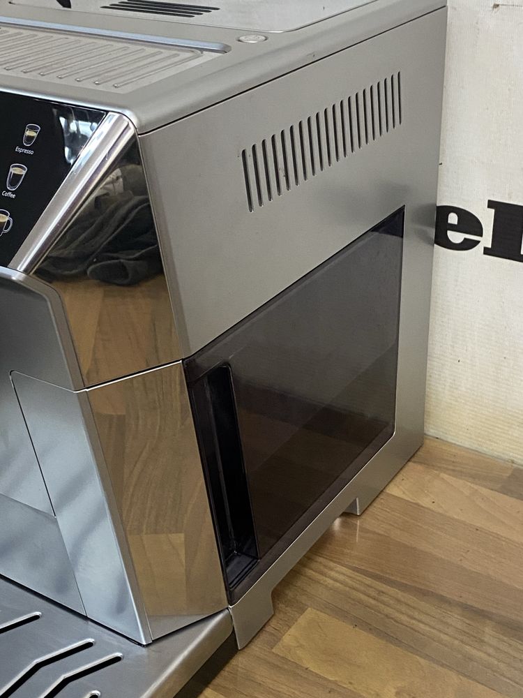 Кавоварка/кофемашина з Німеччини Delonghi PrimaDonna Class