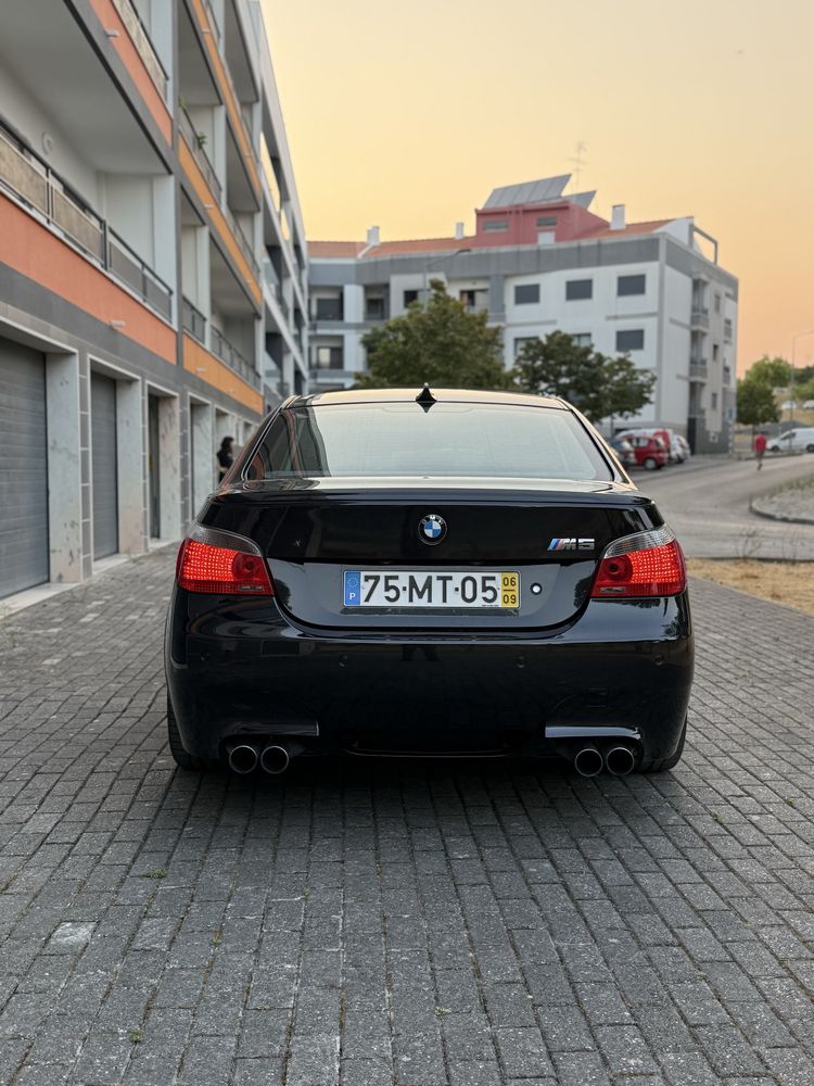 Bmw m5 e60.