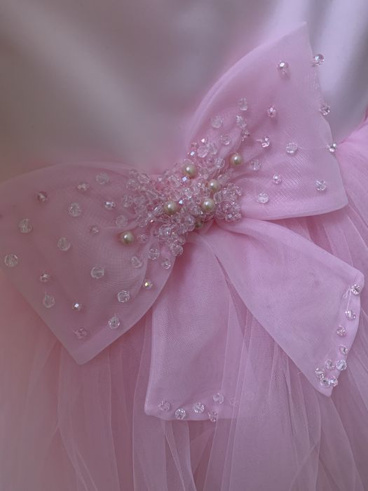 Сукня на чотири роки ніжно рожевого кольору