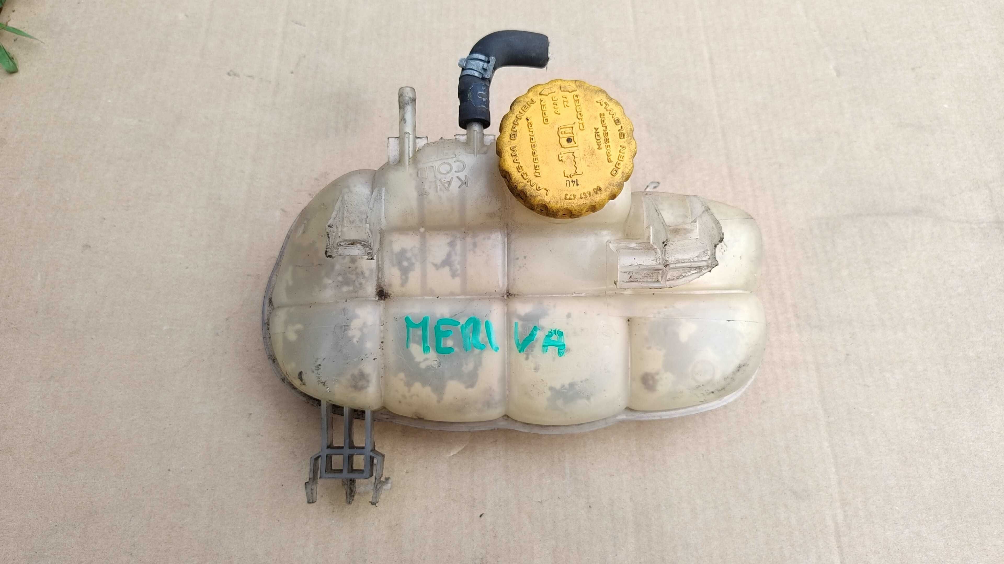 Zbiorniczek wyrównawczy Opel Meriva A 03-10.r 1.6 1.8 benzyna 252