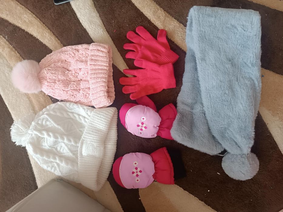 Czapki rękawiczki szalik zimowe dziewczęce