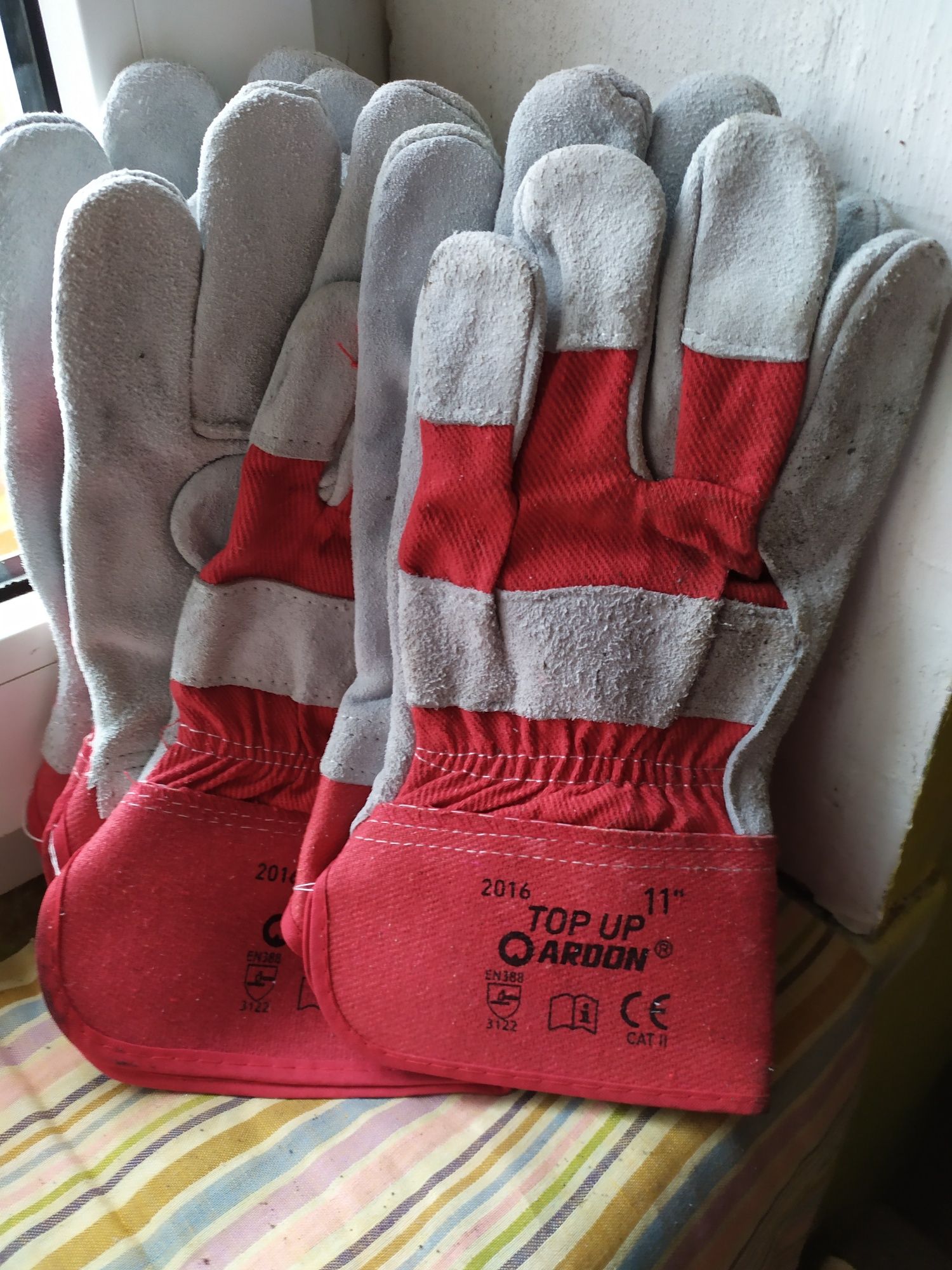 Робочі рукавички нові