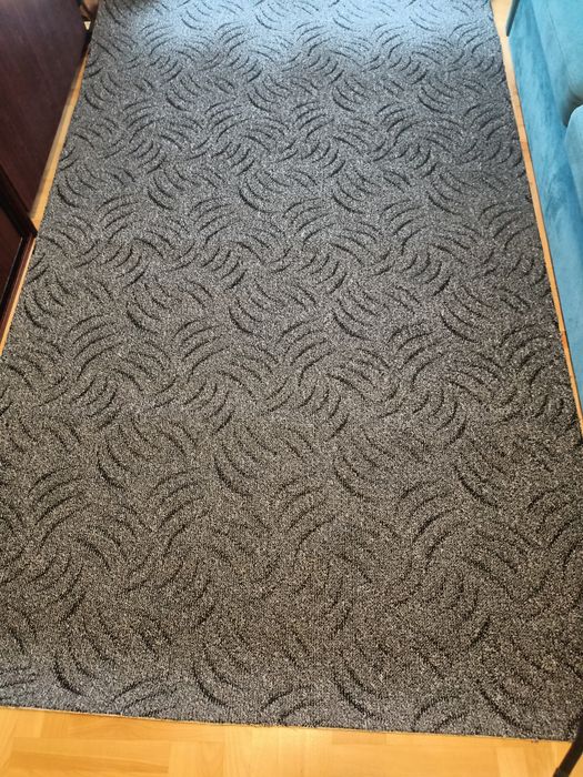 Wykładzina dywanowa na filcu nowa 239x141 cm
