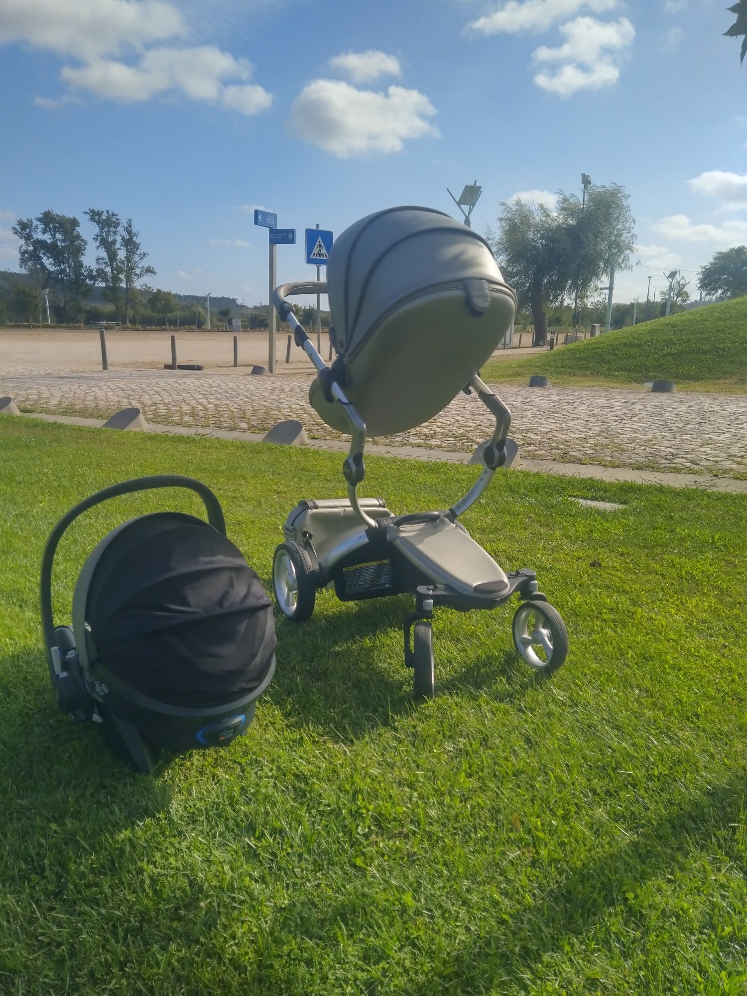 Carrinho de bebê Mima trio