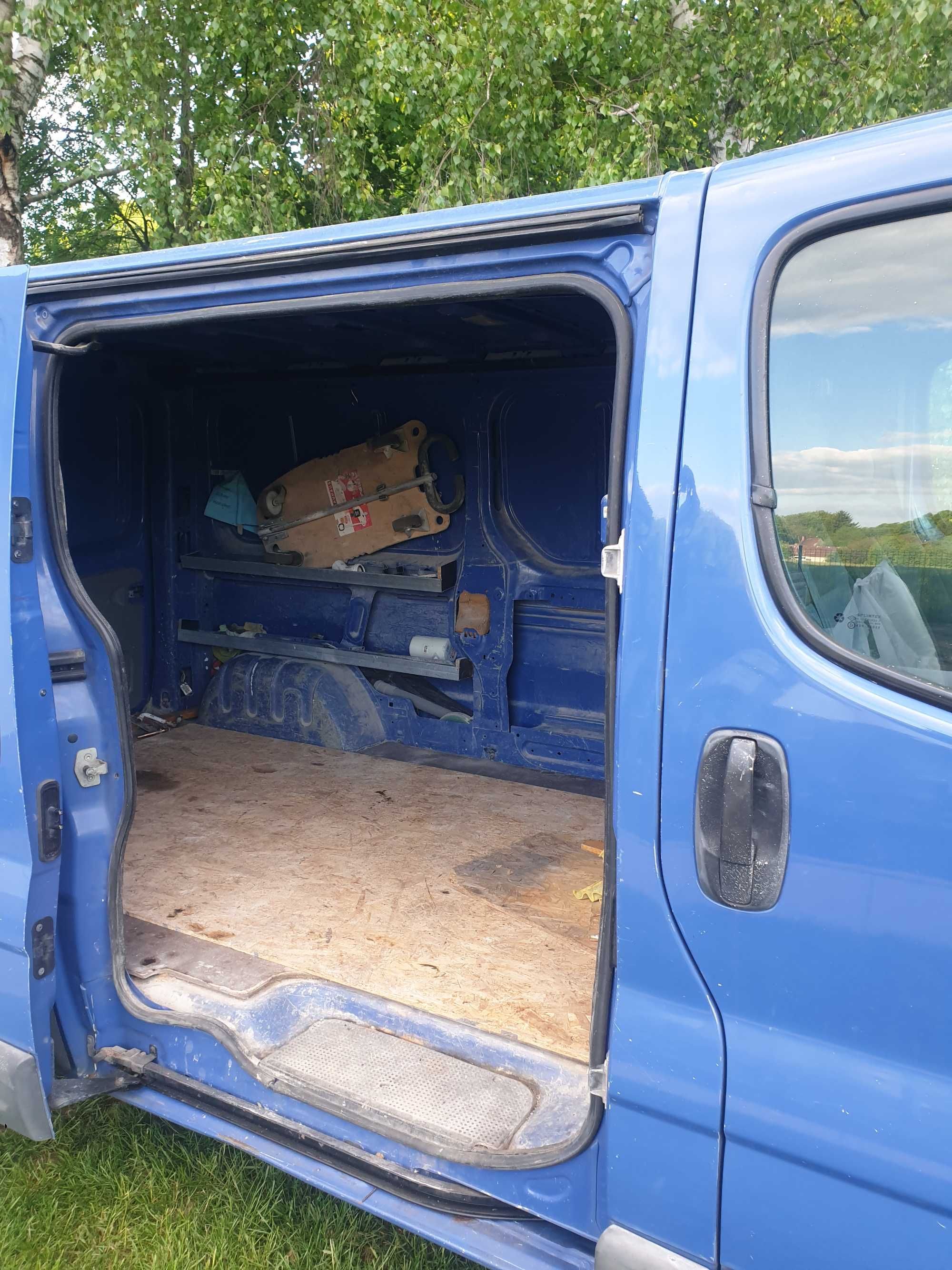 Opel Vivaro 2,5 d L2 140KM hak, po naprawie silnika  po przeglądzie