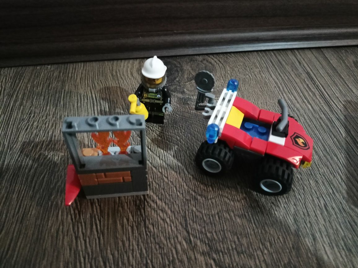 Lego City 60105 quad strażacki