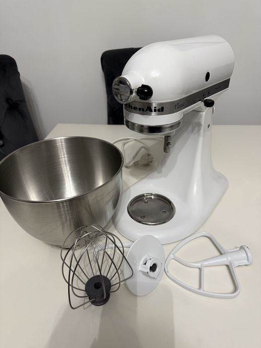 KitchenAid robot planetarny + zestaw do tarcia i szatkowania