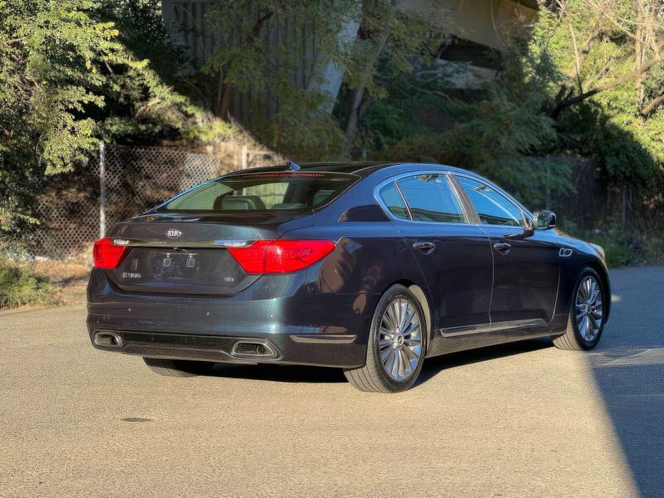 Kia K900 Luxury      2015