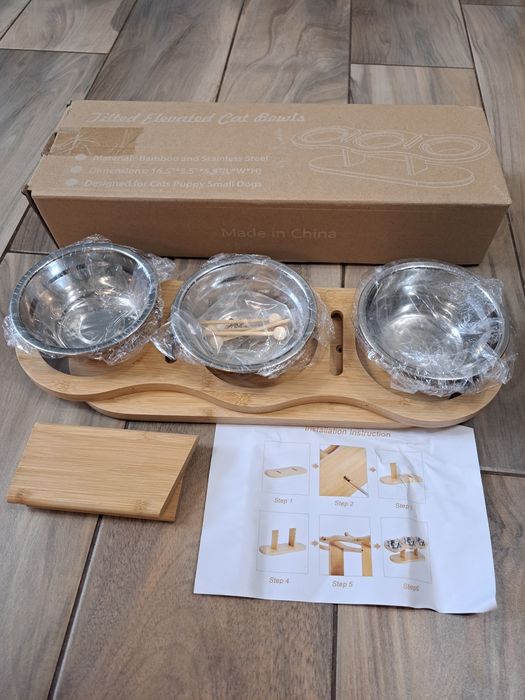 Podwyższone miski dla kota na bambusowym stojaku 757