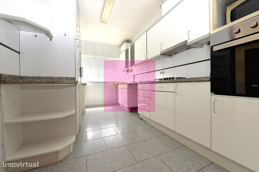 Apartamento T 4 no centro